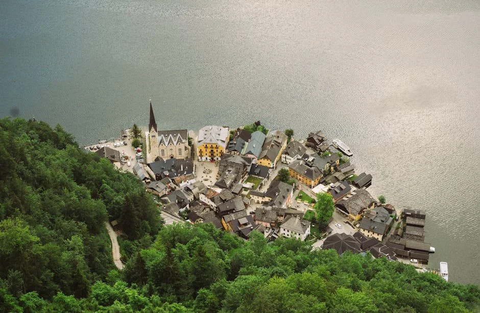 Vienna is not what I expected and that's the whole compliment: coffehouses, Klimt, and a train to Salzburg